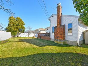 12 Oak Drive, Plainview NY 11803