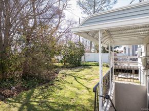 42 Netto Lane, Plainview NY 11803