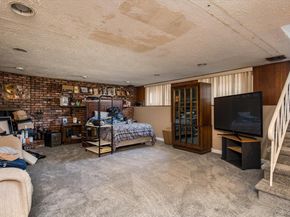 42 Netto Lane, Plainview NY 11803