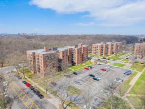 7345 210th Street 6D, Oakland Gardens NY 11364