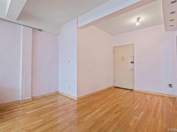 139-15 83rd Avenue 117, Briarwood NY 11435