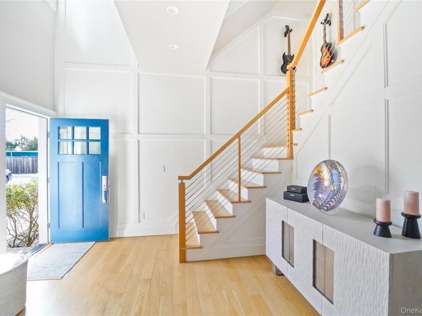 68 Foster Avenue 9, Hampton Bays NY 11946