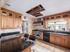 27 Faneuil Place, New Rochelle NY 10801