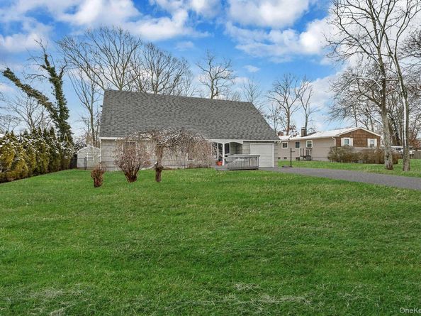 47 Holiday Boulevard, Center Moriches NY 11934