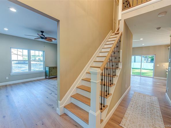 457 Pond Path, East Setauket NY 11733