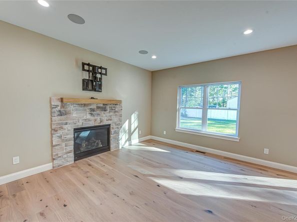457 Pond Path, East Setauket NY 11733