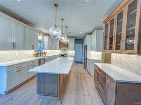 457 Pond Path, East Setauket NY 11733