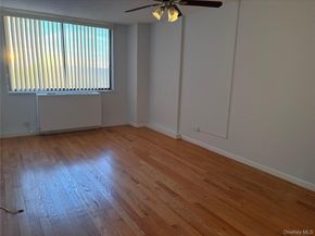 1 Bay Club Drive 19B, Bayside NY 11360