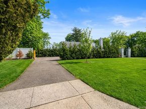 1 Strawberry Lane, Roslyn Heights NY 11577