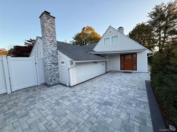 1 Strawberry Lane, Roslyn Heights NY 11577