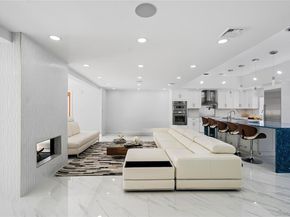 1 Strawberry Lane, Roslyn Heights NY 11577