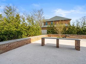 1 Strawberry Lane, Roslyn Heights NY 11577