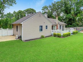 50 Violet Road, Rocky Point NY 11778