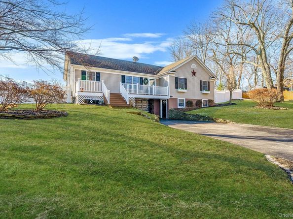 50 Violet Road, Rocky Point NY 11778