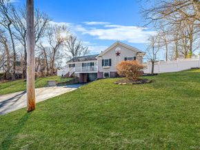 50 Violet Road, Rocky Point NY 11778