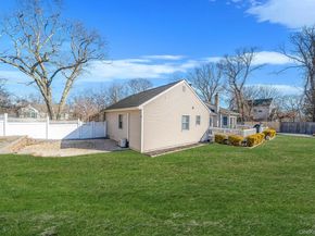 50 Violet Road, Rocky Point NY 11778