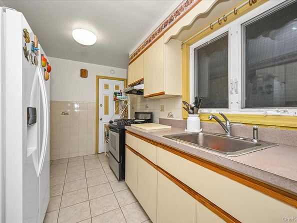 91-29 217th Street, Queens Village NY 11428