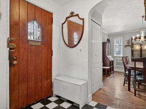 21 Lawrence Place, Pelham NY 10803