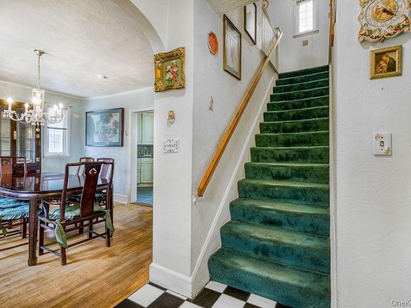 21 Lawrence Place, Pelham NY 10803