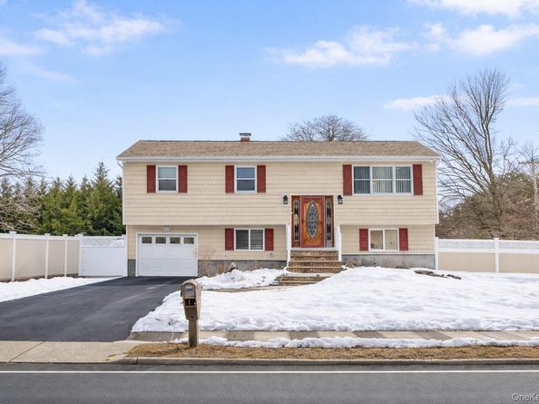 1682 Church Street, Holbrook NY 11741