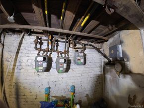 10418 Jamaica Avenue, Richmond Hill NY 11418