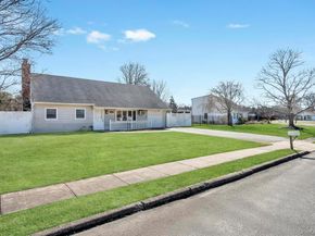 114 Norman Drive, Bohemia NY 11716