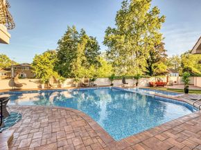 959 S End Road, Woodmere NY 11598