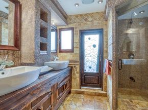 959 S End Road, Woodmere NY 11598