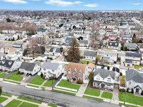 25 Virginia Avenue, Plainview NY 11803