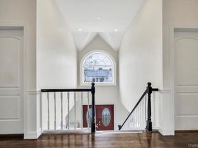 25 Virginia Avenue, Plainview NY 11803