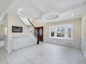 25 Virginia Avenue, Plainview NY 11803