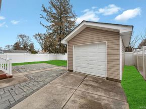 25 Virginia Avenue, Plainview NY 11803