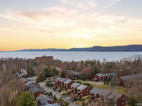17 Knoll View, Ossining NY 10562