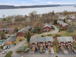 17 Knoll View, Ossining NY 10562