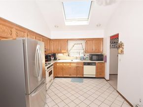 305 S 10th Street, New Hyde Park NY 11040