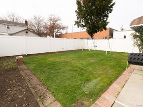 305 S 10th Street, New Hyde Park NY 11040