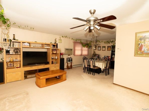 305 S 10th Street, New Hyde Park NY 11040