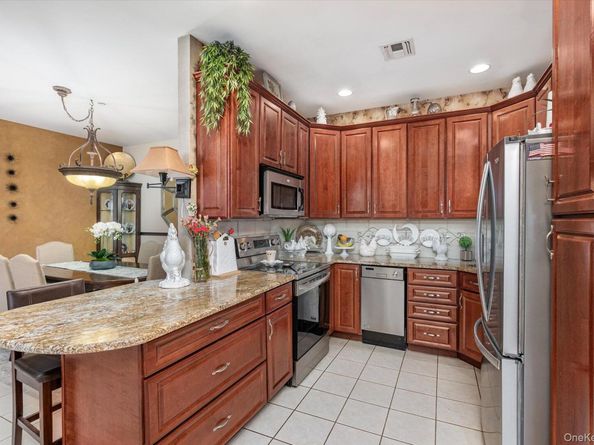 137 Francesca Way, Amityville NY 11701