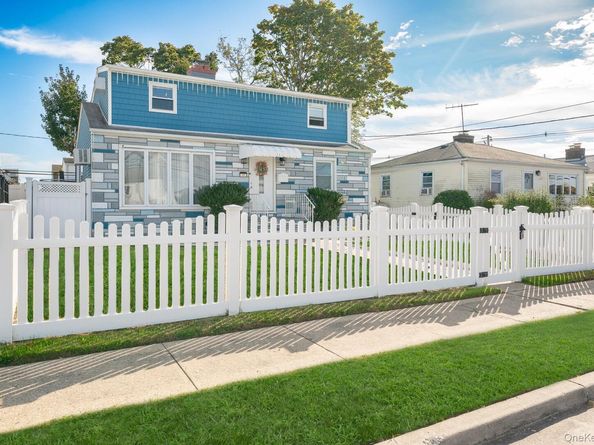11 Overton Street, Freeport NY 11520