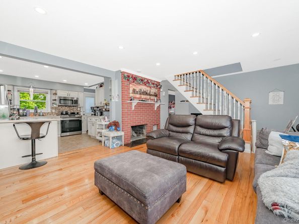 11 Overton Street, Freeport NY 11520
