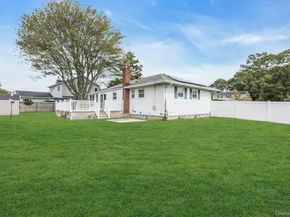 130 Matthews Road, Oakdale NY 11769