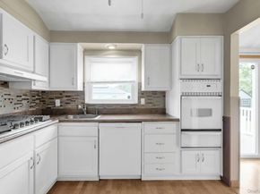 130 Matthews Road, Oakdale NY 11769