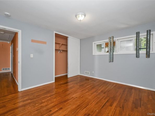58 Amherst Lane, Hicksville NY 11801