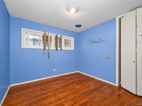 58 Amherst Lane, Hicksville NY 11801
