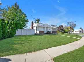 58 Amherst Lane, Hicksville NY 11801