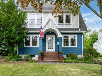10 Mohegan Road