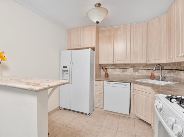 2 Bay Club Drive 7X, Bayside NY 11360