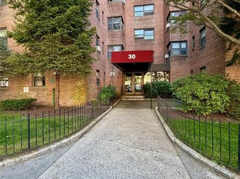 30 Fleetwood Avenue