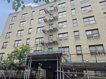 55 E 190th Street
