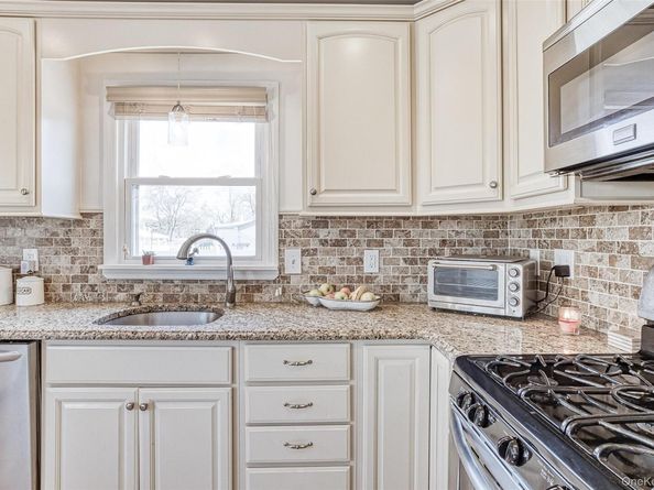 210 11th Street, West Babylon NY 11704